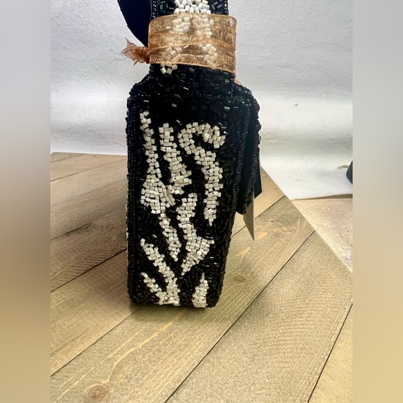 Viral Zebra Beaded Bag!! - Picture 5 of 9
